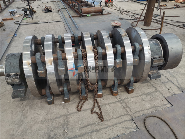 <a href='http://www.hongshengxx.cn/psxl/4.html' target='_blank'><span>廢鋼破碎機(jī)</span></a><a href='http://www.hongshengxx.cn/scxc/1572.html' target='_blank'><span>錘頭</span></a>
