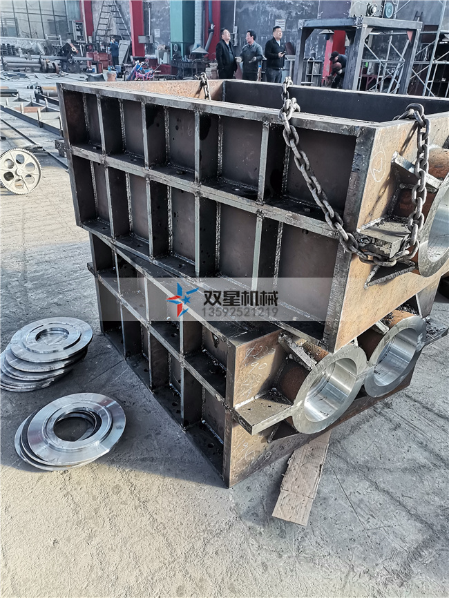<a href='http://www.hongshengxx.cn/ssxl/10.html' target='_blank'><span>金屬撕碎機(jī)</span></a>撕碎箱體實(shí)拍