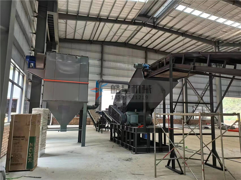 在廢鐵加工站點，選擇合適的廢鋼破碎機設備可以起到事半功倍的效果，對于破碎機選型需要考慮處理量、廢料種類、場地面積等因素。今天我們就為大家介紹以下幾種常見的廢鋼破碎機類型及適用場地：